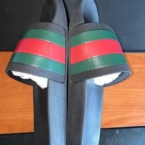 Used normal wear/ slight scratches in between you can see on the 4th pic Gucci | Shoes | Used Normal Wear Slight Scratches In Between  main image 2